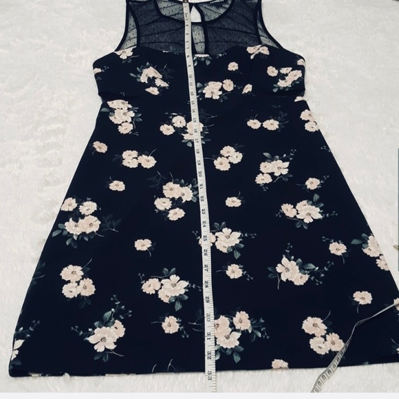 Express Floral Mini Dress - Picture 9 of 10